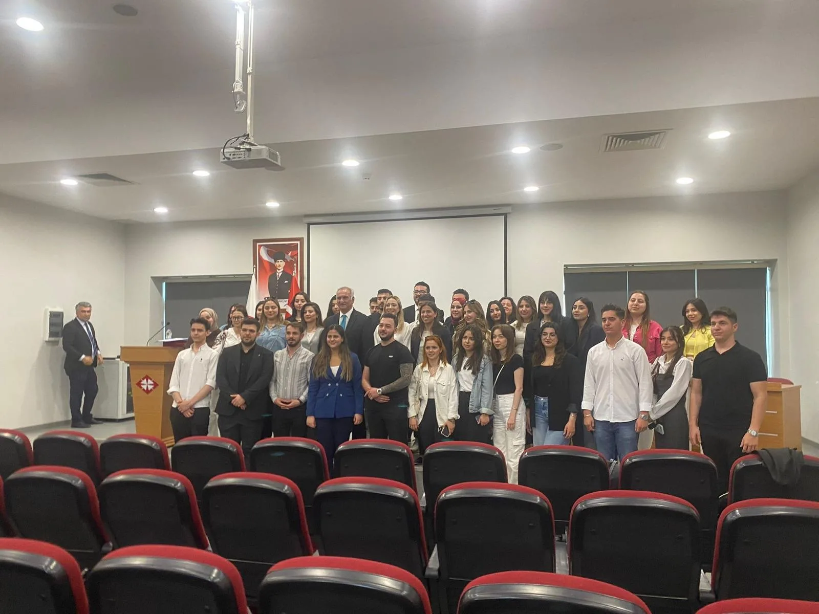 Başkent Üniversitesi Sağlık  Yönetimi Topluluğu - Yeni Nesil Sağlık Yöneticisini Bekleyenler Semineri